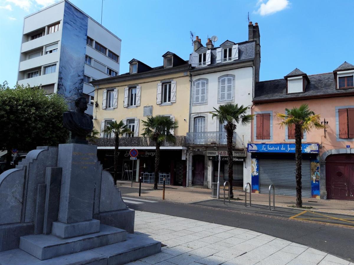 Appartement Hypercentre Tarbes - 2 Grandes Chambres Buitenkant foto